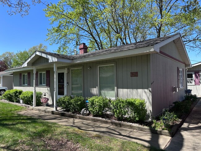 6284 Woodsdale Dr in Grand Blanc, MI - Building Photo - Building Photo