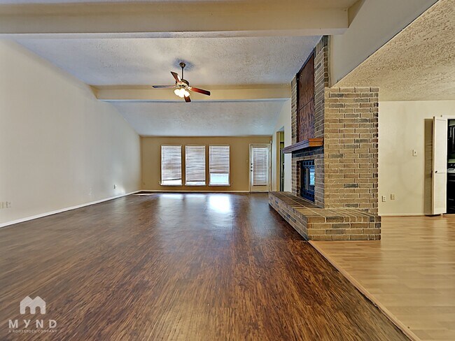 16754 Manowar Ln in Friendswood, TX - Building Photo - Building Photo