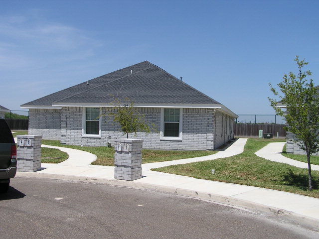 604 Logan Dr in Edinburg, TX - Building Photo