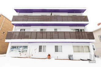 West 17 in Calgary, AB - Building Photo - Building Photo