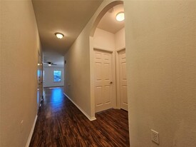 5213 English Glade Dr in Austin, TX - Building Photo - Building Photo