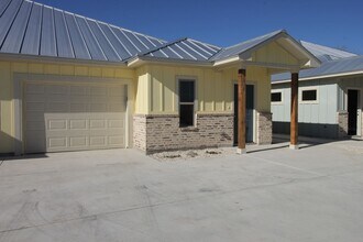 1020 Mellow Breeze in New Braunfels, TX - Building Photo - Building Photo