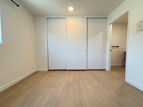 6079 La Prada St in Los Angeles, CA - Foto de edificio - Building Photo