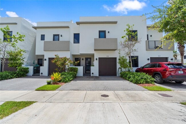 535 SW 91st Pl in Miami, FL - Building Photo - Building Photo