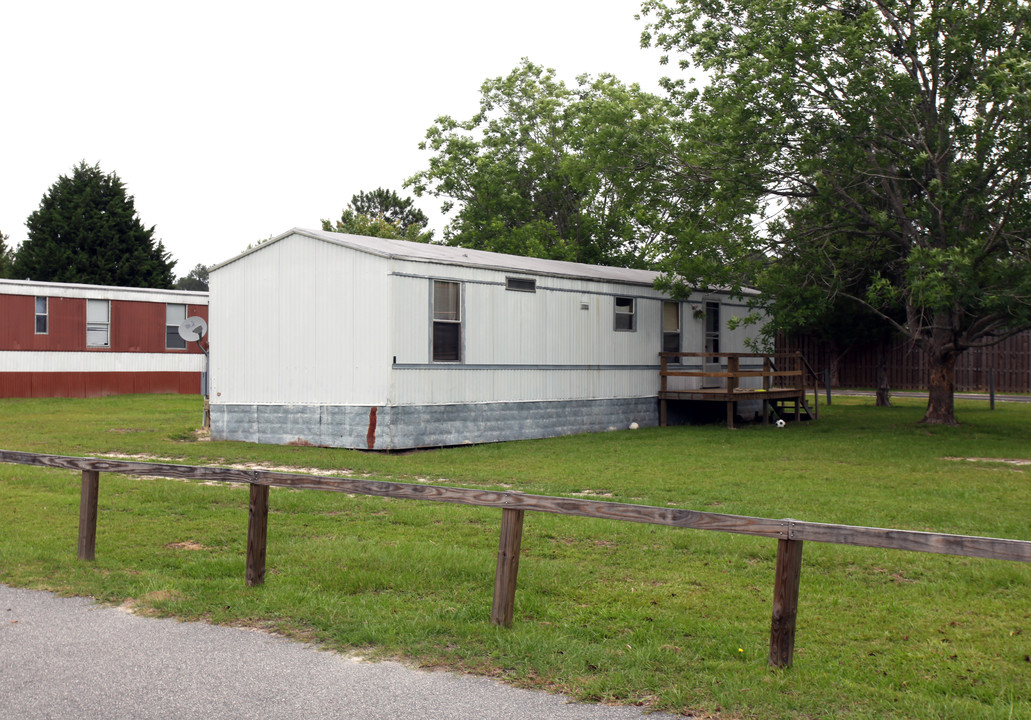 Neill Mobile Home Park in Leland, NC - Building Photo