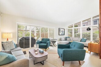 140 Greenwood Dr in West Palm Beach, FL - Building Photo - Building Photo
