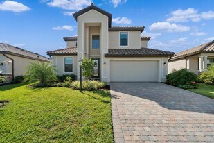 6523 Clairborne Ln in Bradenton, FL - Building Photo