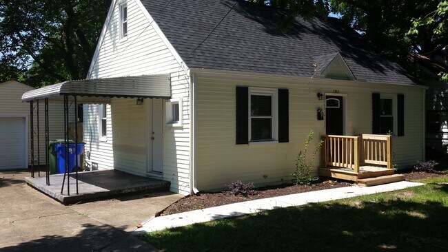 1363 Sunset Dr in Norfolk, VA - Foto de edificio - Building Photo