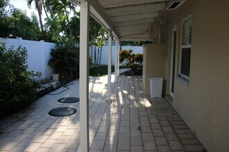 42 Douglas Dr in Boynton Beach, FL - Building Photo - Building Photo