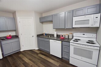 7905 Gold Star in Lumberton, TX - Building Photo - Building Photo