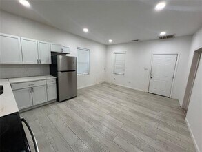 410 S Vaden St in Sherman, TX - Building Photo - Building Photo