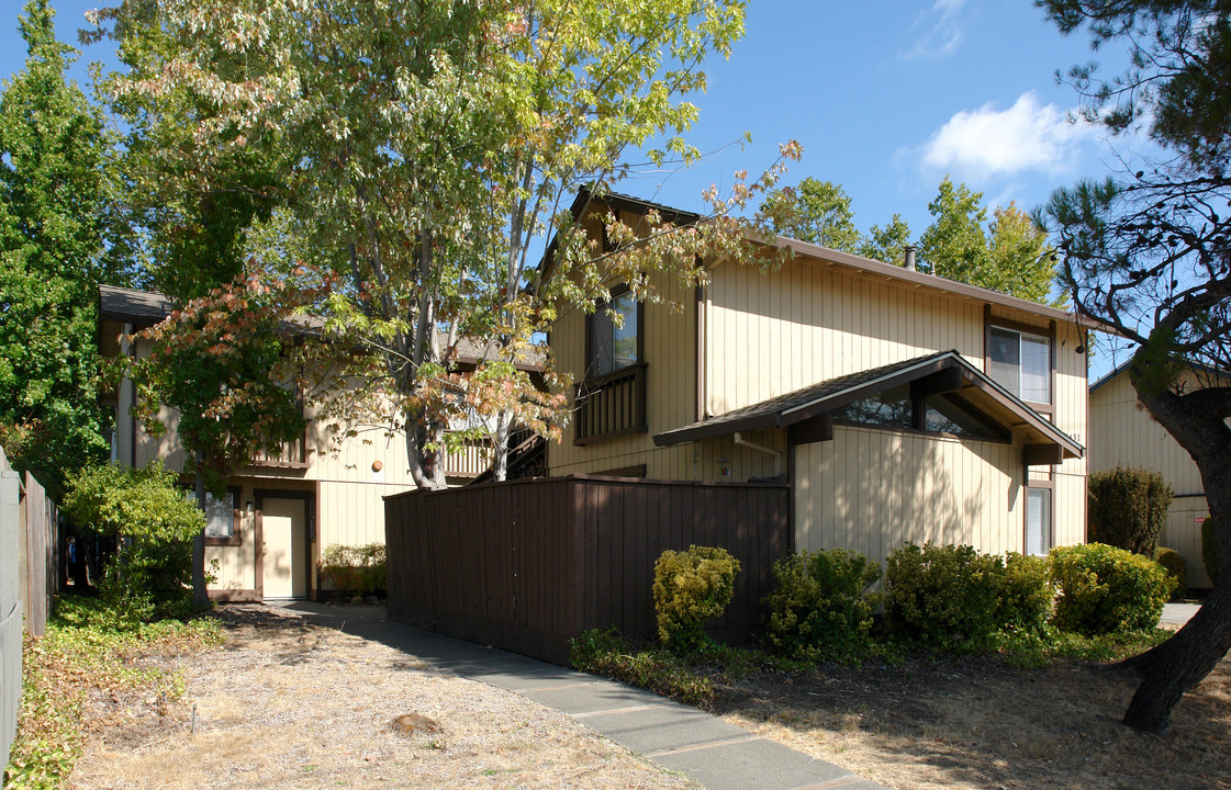 6431 Montecito Blvd in Santa Rosa, CA - Building Photo