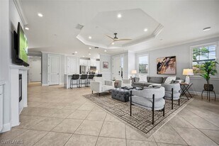 8777 Bellano Ct in Naples, FL - Building Photo