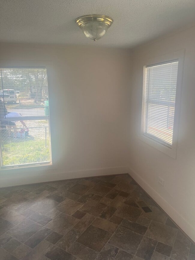 208 Spruce St in Mary Esther, FL - Building Photo - Building Photo