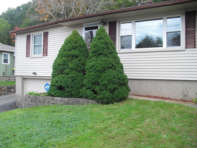 86 Joseph St in Waterbury, CT - Building Photo - Building Photo