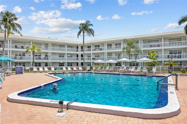 5208 NE 24th Terrace in Fort Lauderdale, FL - Foto de edificio - Building Photo