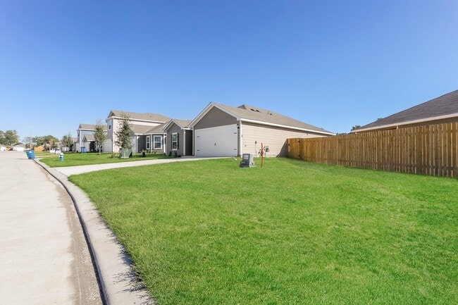 26627 Ezemily Dr in Magnolia, TX - Building Photo - Building Photo