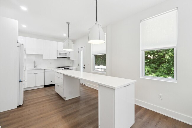 632 JFK Blvd E in Weehawken, NJ - Building Photo - Building Photo