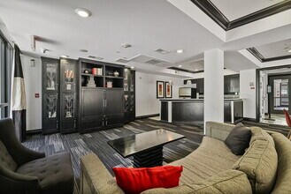 Belmont Station in Los Angeles, CA - Foto de edificio - Building Photo