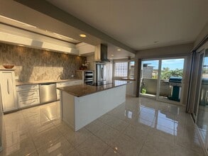 28 Lotus Pl in Lahaina, HI - Building Photo - Building Photo