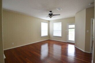 12102 Red Bud Leaf in San Antonio, TX - Building Photo - Building Photo