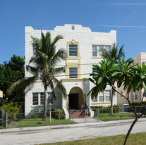 75 Glen Royal Pky in Miami, FL - Building Photo