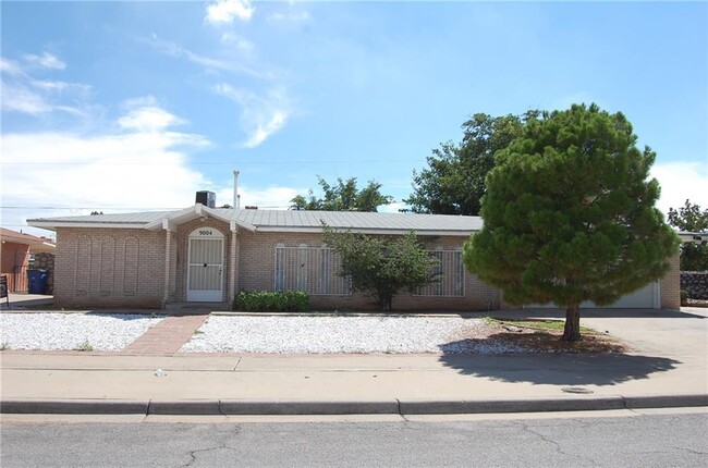 9004 McCabe Dr in El Paso, TX - Foto de edificio - Building Photo