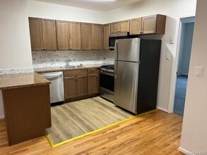 161 Main St in Port Washington, NY - Building Photo - Building Photo