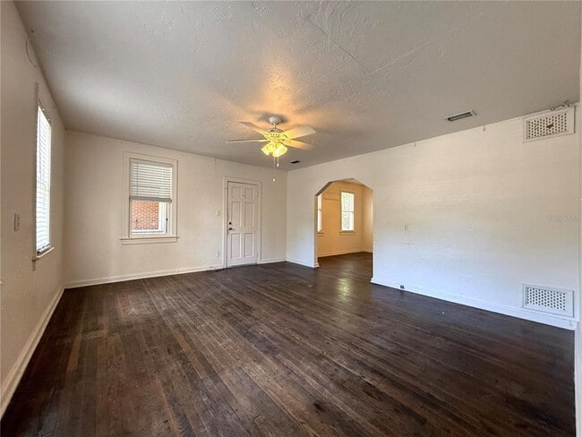 1627 NW 8th Ave in Gainesville, FL - Building Photo - Building Photo