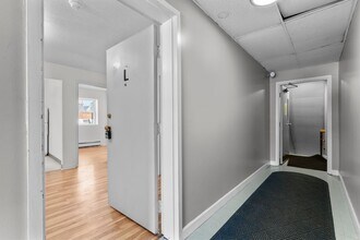 62-70 Main St in Thomaston, CT - Building Photo - Building Photo