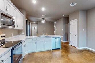 209 S Baugh St in Alvarado, TX - Building Photo - Building Photo