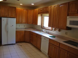 801 West Ave S, Unit Lower in La crosse, WI - Building Photo