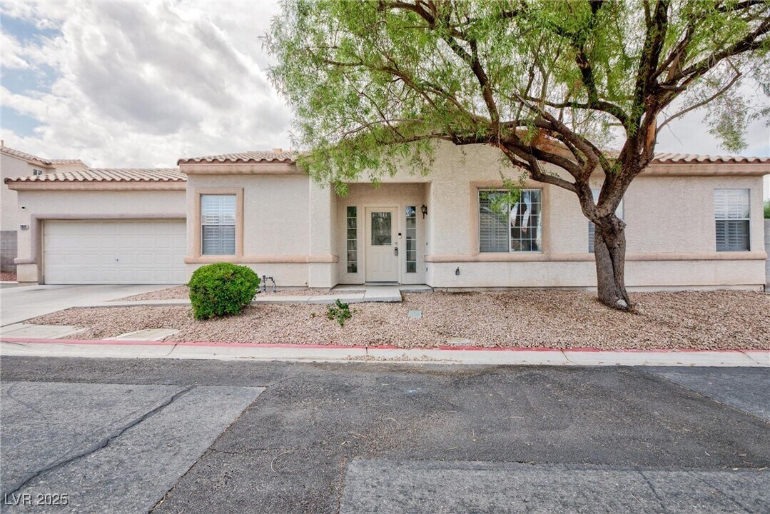 7809 Idle Spring Ct in Las Vegas, NV - Building Photo