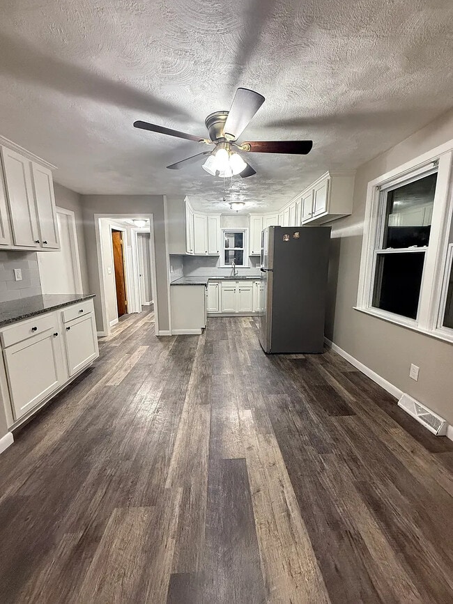 80 Gladstone St, Unit 1 in Cranston, RI - Building Photo - Building Photo