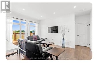 8 Summit Cres in Belleville, ON - Building Photo - Building Photo