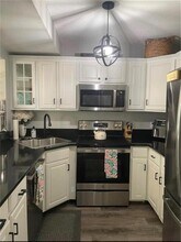 225 High St in Westerly, RI - Building Photo - Building Photo