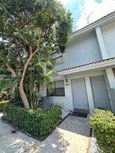 9865 Riverside Dr in Coral Springs, FL - Building Photo - Building Photo
