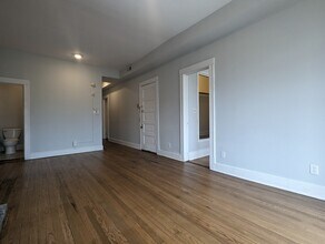 3542 N Halsted St, Unit 3 in Chicago, IL - Building Photo - Building Photo