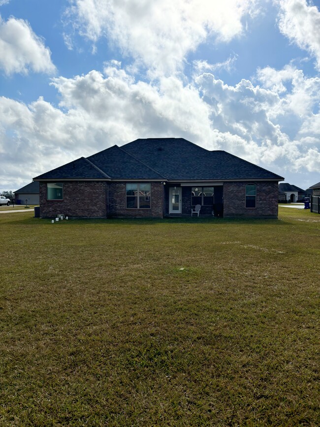 143 Carnation Dr in Ragley, LA - Building Photo - Building Photo