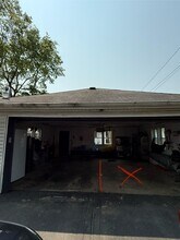809 Croghan Ave, Unit 2 of a duplex in Joliet, IL - Foto de edificio - Building Photo