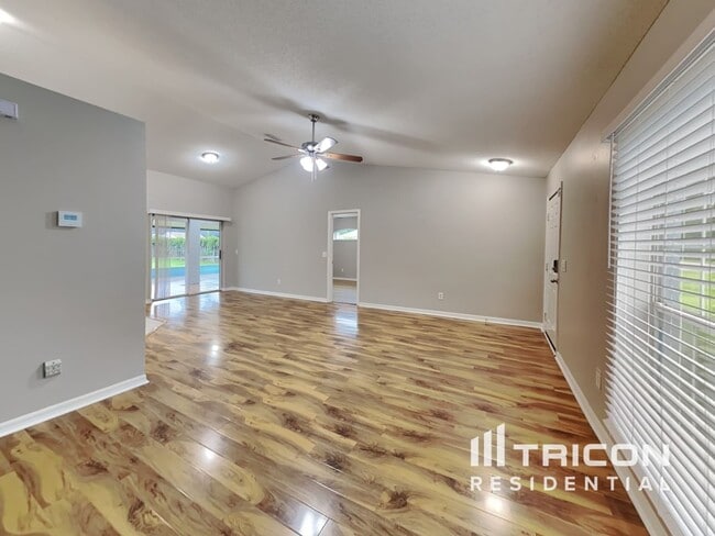 7 Birchtree Way in Palm Coast, FL - Building Photo - Building Photo