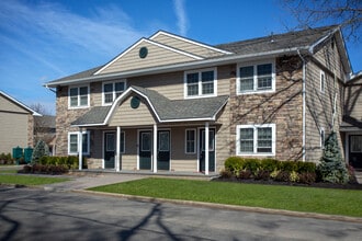 Fairfield Courtyard at Bayport in Bayport, NY - Building Photo - Building Photo