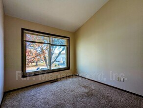 9203 Ranchview Ln N in Maple Grove, MN - Building Photo - Building Photo