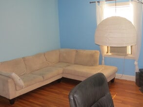23 Thayer St, Unit 1 in Belmont, MA - Building Photo - Building Photo
