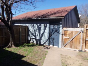 1402 W Braker Ln in Austin, TX - Building Photo - Building Photo