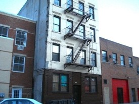 828 Courtlandt Ave Apartments