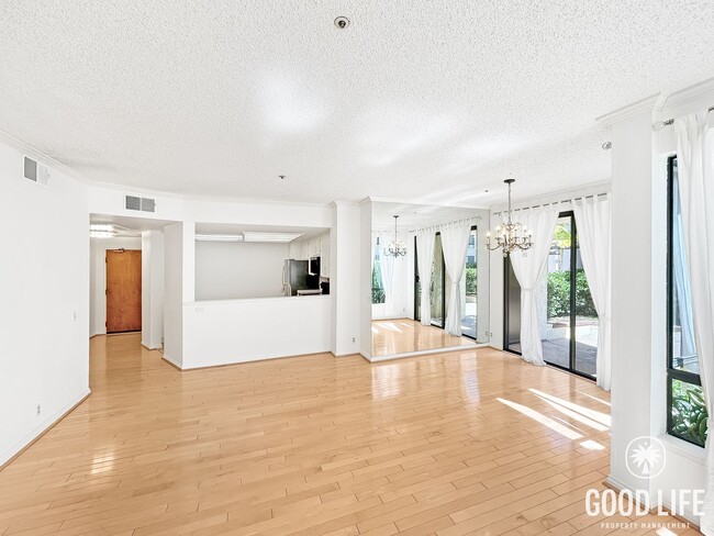 5805 Friars Rd in San Diego, CA - Building Photo - Building Photo