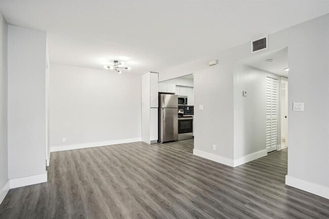 3210 NW 84th Ave, Unit 124 in Sunrise, FL - Building Photo - Building Photo