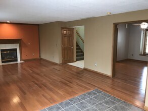 5726 Fox Mill Run in Fort Wayne, IN - Building Photo - Building Photo