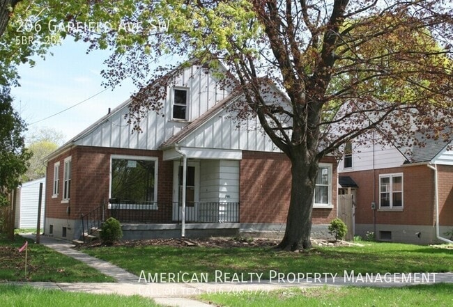 property at 206 Garfield Ave SW